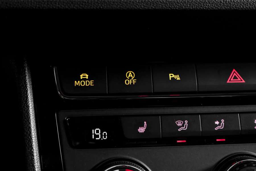 Seat Leon 1.4 TSI 125 PK FR | Cruise | Stoelverw. | PDC | NAV + App. Connect | ECC | LM 17" | Trekhaak |