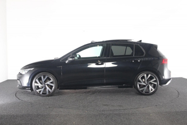 Volkswagen Golf 1.5 eTSI R-Line | panoramadak | camera | lmv 18"