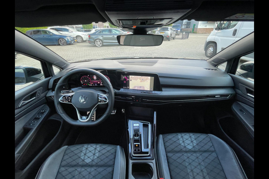 Volkswagen Golf 1.5 eTSI R-Line | panoramadak | camera | lmv 18"
