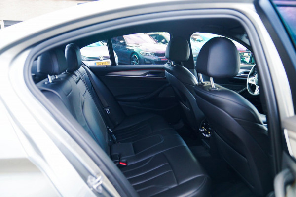BMW 5 Serie M5 | Carbon | Harman/Kardon | Dealer onderhouden | Sfeerverlichting | Donington Grau | 600PK | NAP | Origineel NL |