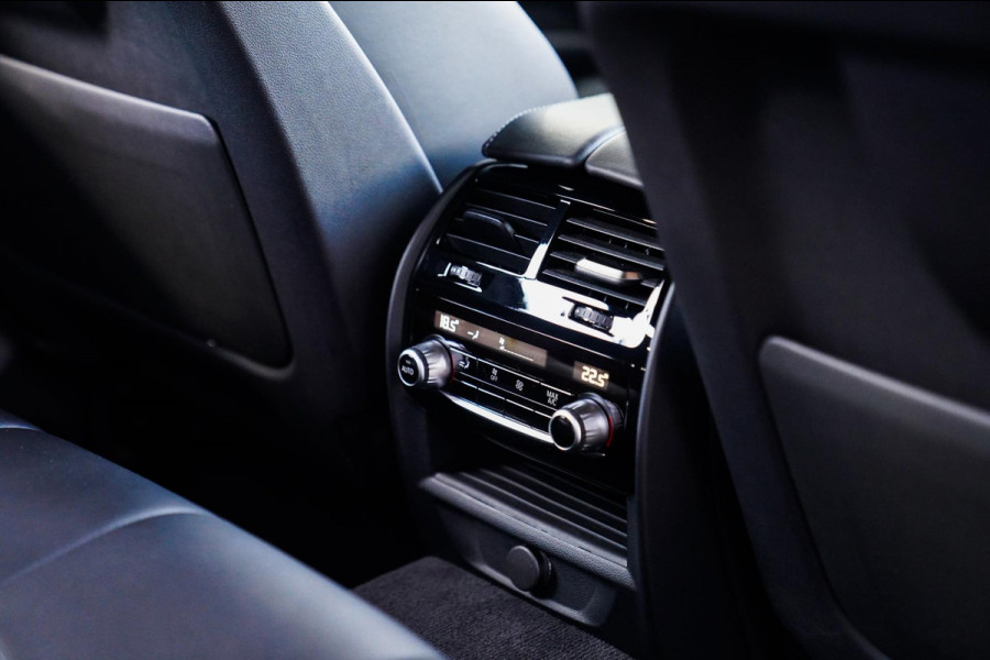 BMW 5 Serie M5 | Carbon | Harman/Kardon | Dealer onderhouden | Sfeerverlichting | Donington Grau | 600PK | NAP | Origineel NL |