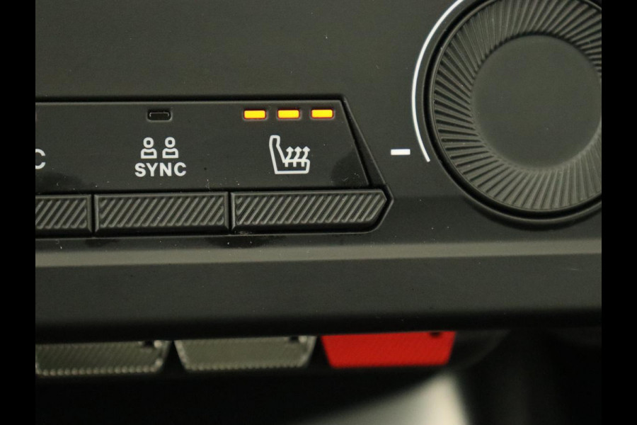 Peugeot 308 1.6 PHEV Active Pack Business | Stoelverwarming | Half leder | Trekhaak | Navigatie | Full LED | Carplay | Sportstoelen | Digital Cockpit | Plug In