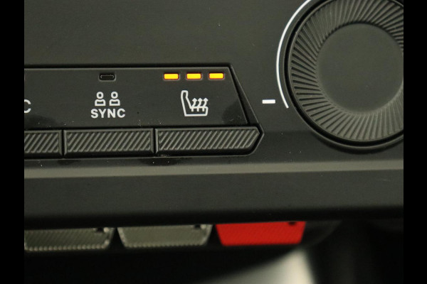Peugeot 308 1.6 PHEV Active Pack Business | Stoelverwarming | Half leder | Trekhaak | Navigatie | Full LED | Carplay | Sportstoelen | Digital Cockpit | Plug In