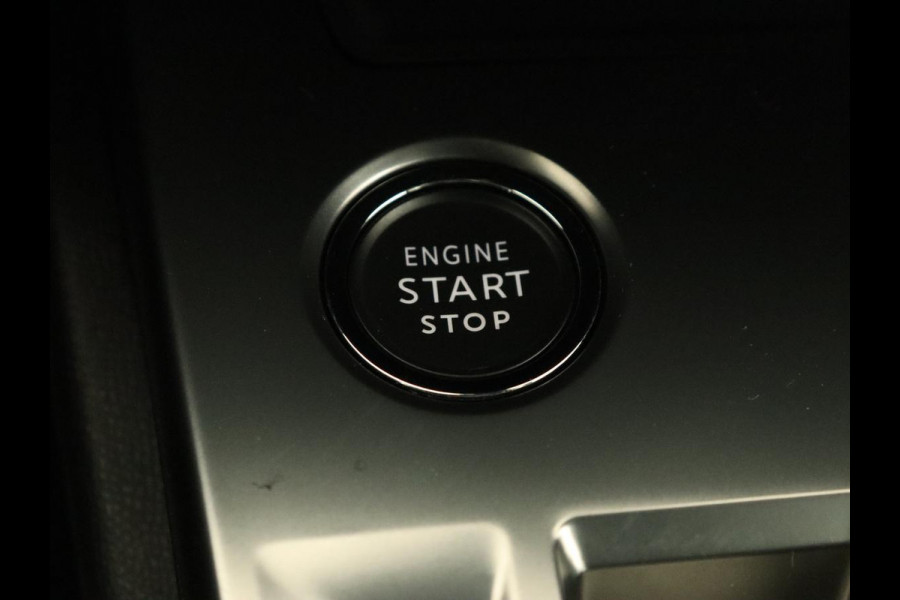 Peugeot 308 1.6 PHEV Active Pack Business | Stoelverwarming | Half leder | Trekhaak | Navigatie | Full LED | Carplay | Sportstoelen | Digital Cockpit | Plug In