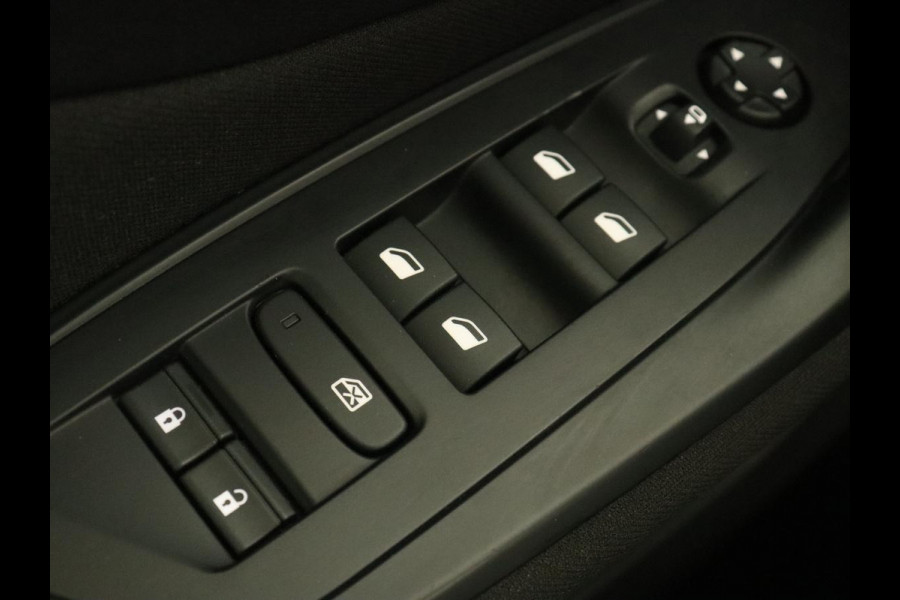 Peugeot 308 1.6 PHEV Active Pack Business | Stoelverwarming | Half leder | Trekhaak | Navigatie | Full LED | Carplay | Sportstoelen | Digital Cockpit | Plug In