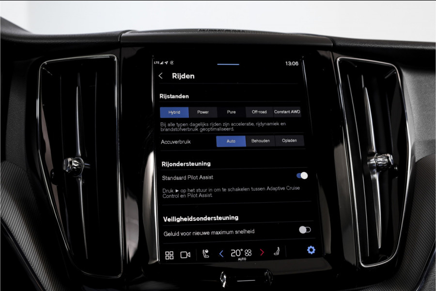 Volvo XC60 2.0 T6 Plug-in hybrid AWD Plus Black Edition | S/K-Panodak | Harman/Kardon | Dig. Cockpit | Adapt. Cruise | Memory Stoelen | Elek. Klep | Stoel-+stuurverw. | 360 Camera | NAV+App. Connect | ECC | LM 21" | 3461