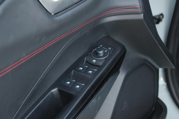 Ford Puma 1.0 EcoBoost Hybrid ST-Line 125pk | SYNC 4 Navigatie | Digitale Cockpit | Zwarte hemel | 17 inch Licht metalen