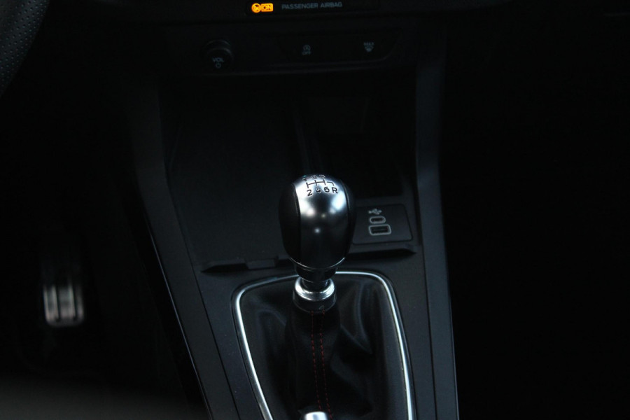 Ford Puma 1.0 EcoBoost Hybrid ST-Line 125pk | SYNC 4 Navigatie | Digitale Cockpit | Zwarte hemel | 17 inch Licht metalen