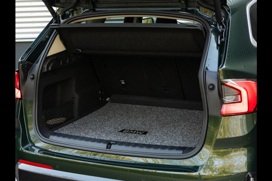 BMW X1 sDrive18i xLine - Memoryzetel - Trekhaak - Driving Ass Plus - Adaptief LED