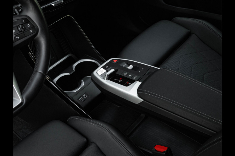 BMW X1 sDrive18i xLine - Memoryzetel - Trekhaak - Driving Ass Plus - Adaptief LED