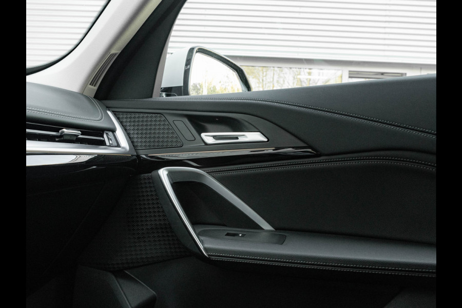 BMW X1 sDrive18i xLine - Memoryzetel - Trekhaak - Driving Ass Plus - Adaptief LED