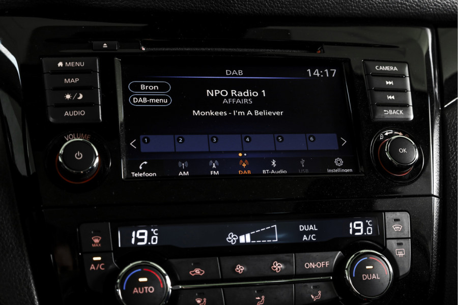 Nissan QASHQAI 1.3 DIG-T N-Connecta 160 PK - Automaat | Pano | Cruise | Stoel-+Voorruitverw. | PDC | 360 Camera | NAV + App. Connect | ECC | DAB | LM 18" |