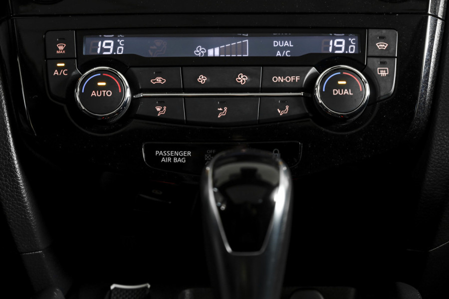 Nissan QASHQAI 1.3 DIG-T N-Connecta 160 PK - Automaat | Pano | Cruise | Stoel-+Voorruitverw. | PDC | 360 Camera | NAV + App. Connect | ECC | DAB | LM 18" |