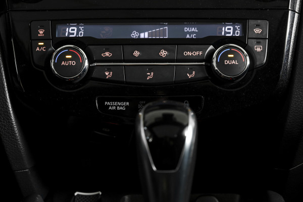 Nissan QASHQAI 1.3 DIG-T N-Connecta 160 PK - Automaat | Pano | Cruise | Stoel-+Voorruitverw. | PDC | 360 Camera | NAV + App. Connect | ECC | DAB | LM 18" |