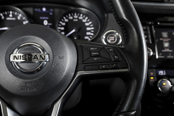 Nissan QASHQAI 1.3 DIG-T N-Connecta 160 PK - Automaat | Pano | Cruise | Stoel-+Voorruitverw. | PDC | 360 Camera | NAV + App. Connect | ECC | DAB | LM 18" |