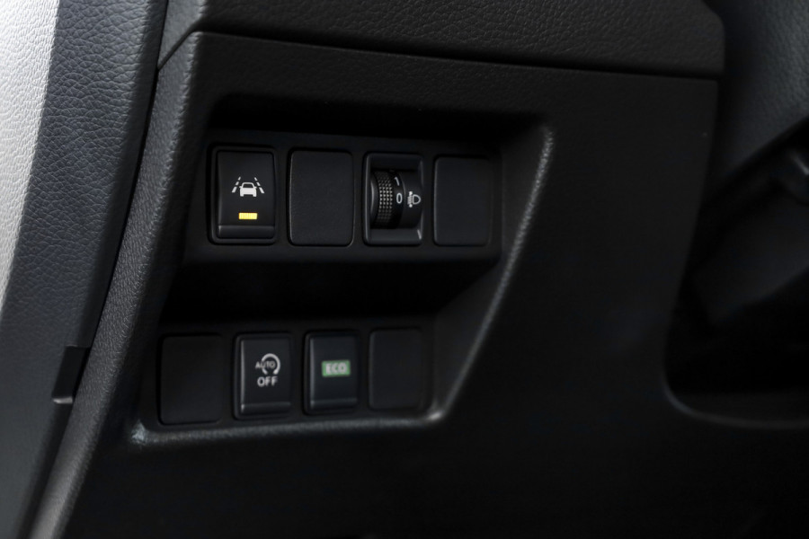 Nissan QASHQAI 1.3 DIG-T N-Connecta 160 PK - Automaat | Pano | Cruise | Stoel-+Voorruitverw. | PDC | 360 Camera | NAV + App. Connect | ECC | DAB | LM 18" |