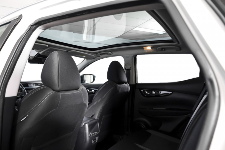 Nissan QASHQAI 1.3 DIG-T N-Connecta 160 PK - Automaat | Pano | Cruise | Stoel-+Voorruitverw. | PDC | 360 Camera | NAV + App. Connect | ECC | DAB | LM 18" |