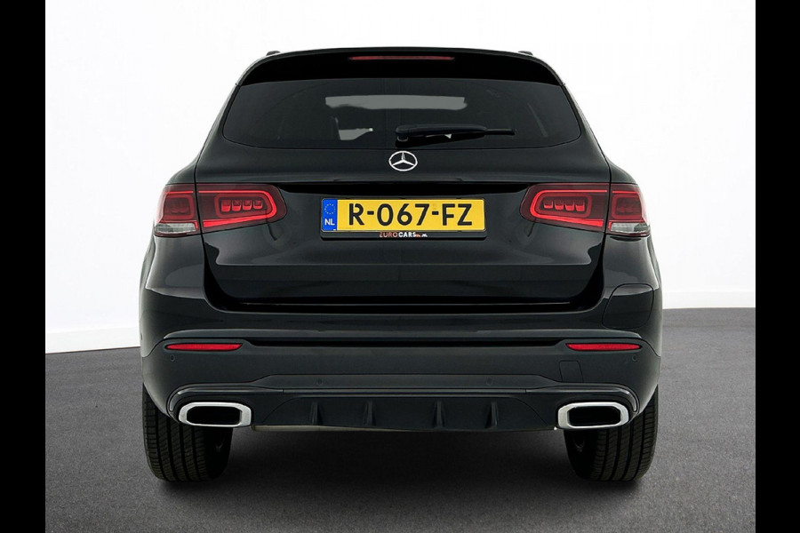 Mercedes-Benz GLC 300e 4MATIC Business Solution AMG Panoramadak Navigatie Camera Parkeersensoren Cruise Control Stoelverwarming Virtual Cockpit LED Ambiente verlichting Leder