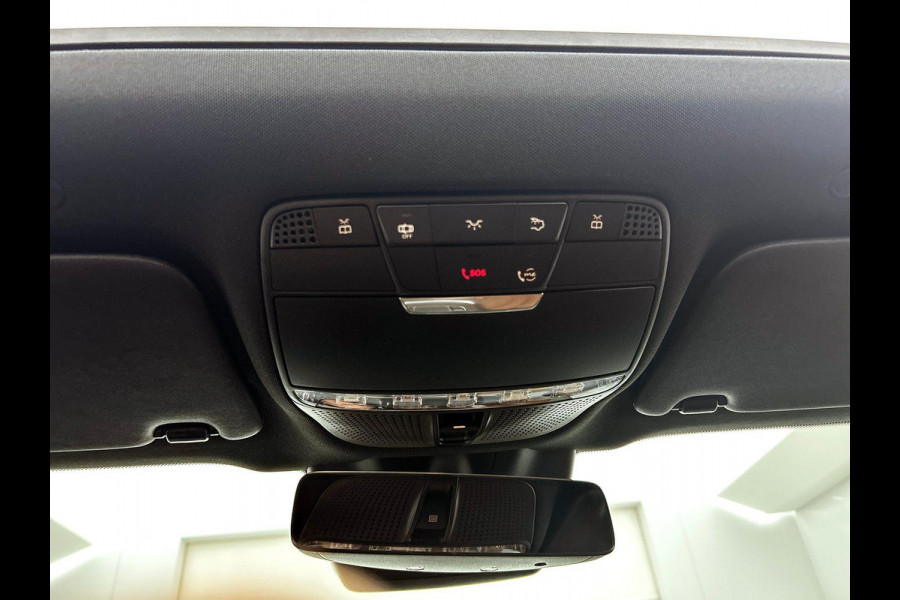 Mercedes-Benz GLC 300e 4MATIC Business Solution AMG Panoramadak Navigatie Camera Parkeersensoren Cruise Control Stoelverwarming Virtual Cockpit LED Ambiente verlichting Leder