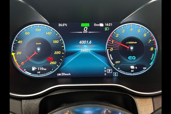 Mercedes-Benz GLC 300e 4MATIC Business Solution AMG Panoramadak Navigatie Camera Parkeersensoren Cruise Control Stoelverwarming Virtual Cockpit LED Ambiente verlichting Leder