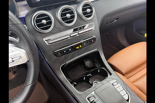 Mercedes-Benz GLC 300e 4MATIC Business Solution AMG Panoramadak Navigatie Camera Parkeersensoren Cruise Control Stoelverwarming Virtual Cockpit LED Ambiente verlichting Leder