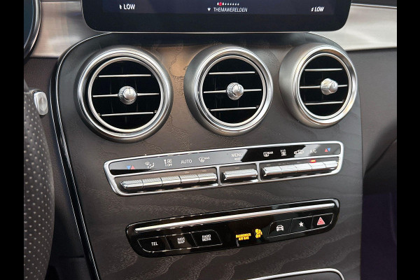 Mercedes-Benz GLC 300e 4MATIC Business Solution AMG Panoramadak Navigatie Camera Parkeersensoren Cruise Control Stoelverwarming Virtual Cockpit LED Ambiente verlichting Leder