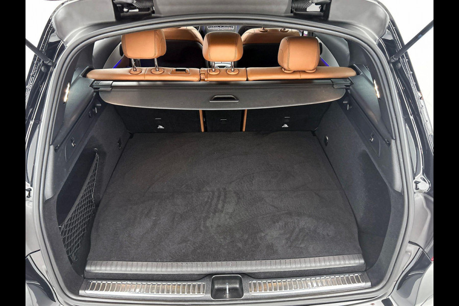 Mercedes-Benz GLC 300e 4MATIC Business Solution AMG Panoramadak Navigatie Camera Parkeersensoren Cruise Control Stoelverwarming Virtual Cockpit LED Ambiente verlichting Leder