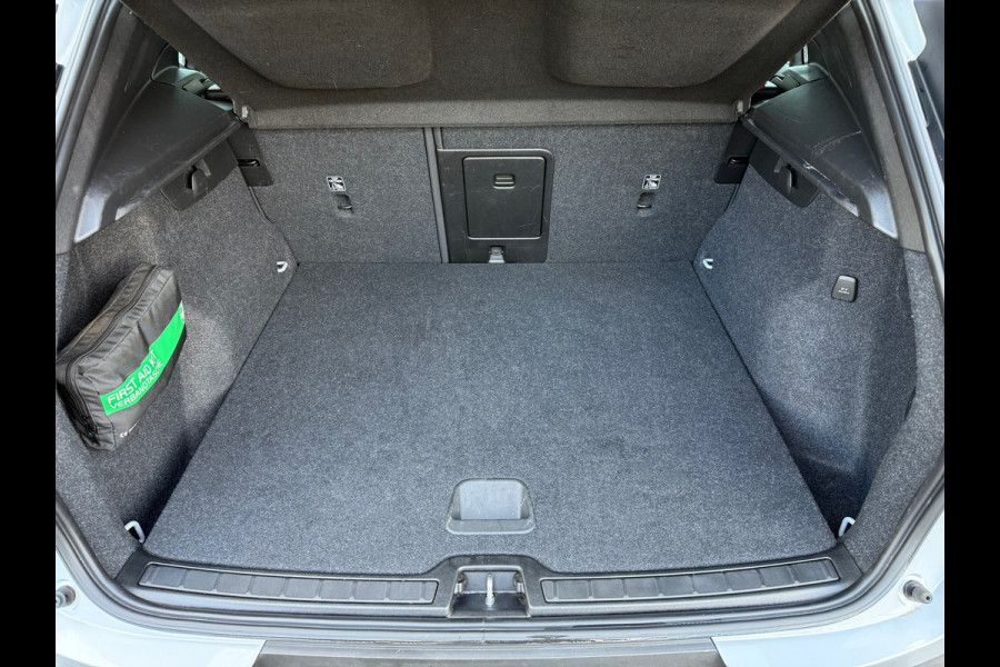 Volvo XC40 1.5 T5 Recharge Inscription - Navi - Climate - Trekhaak
