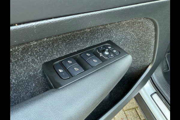 Volvo XC40 1.5 T5 Recharge Inscription - Navi - Climate - Trekhaak