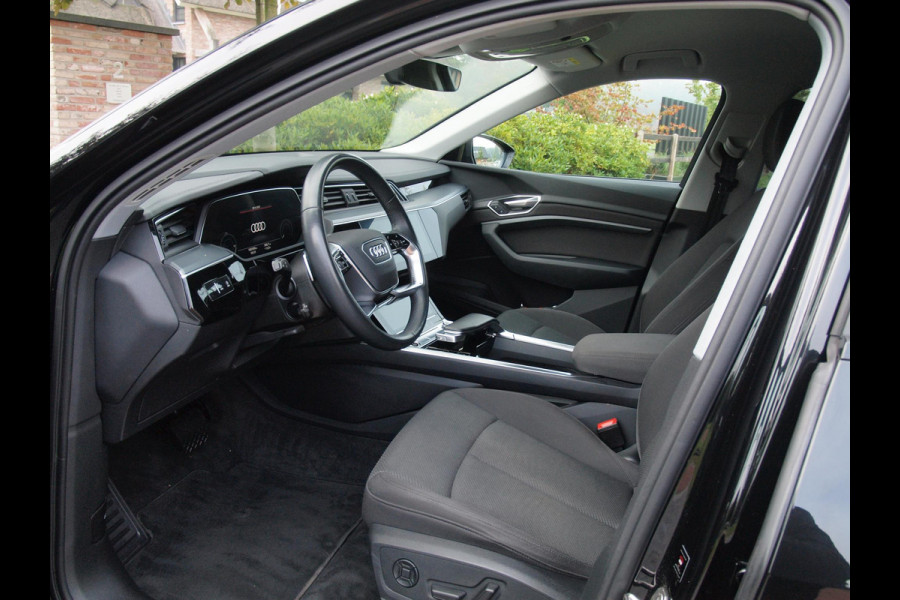 Audi e-tron 55 quattro Business edition 95 kWh | Camera | Apple Carplay | Cruise Control | Stoelverwarming |