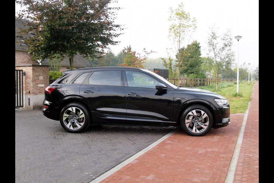Audi e-tron 55 quattro Business edition 95 kWh | Camera | Apple Carplay | Cruise Control | Stoelverwarming |