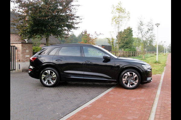 Audi e-tron 55 quattro Business edition 95 kWh | Camera | Apple Carplay | Cruise Control | Stoelverwarming |
