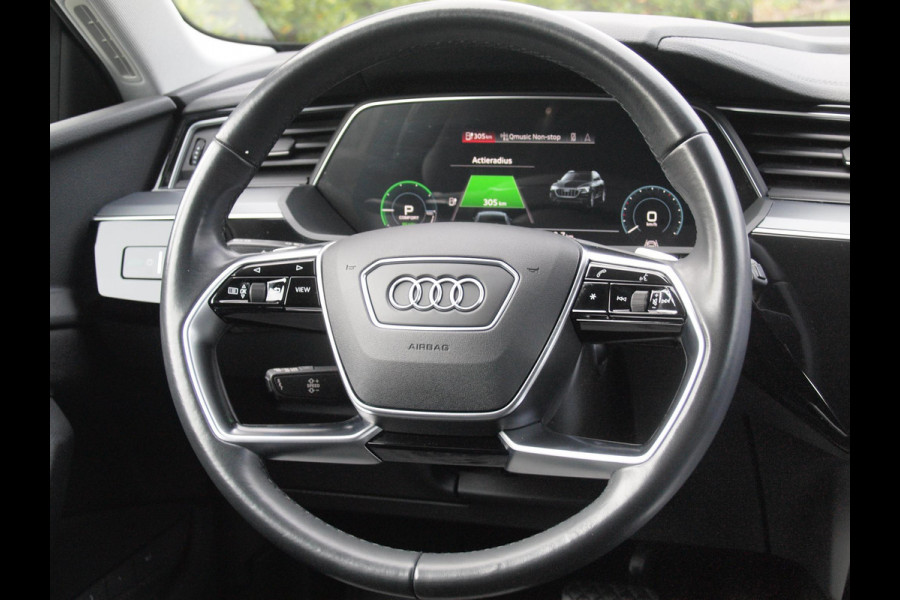 Audi e-tron 55 quattro Business edition 95 kWh | Camera | Apple Carplay | Cruise Control | Stoelverwarming |