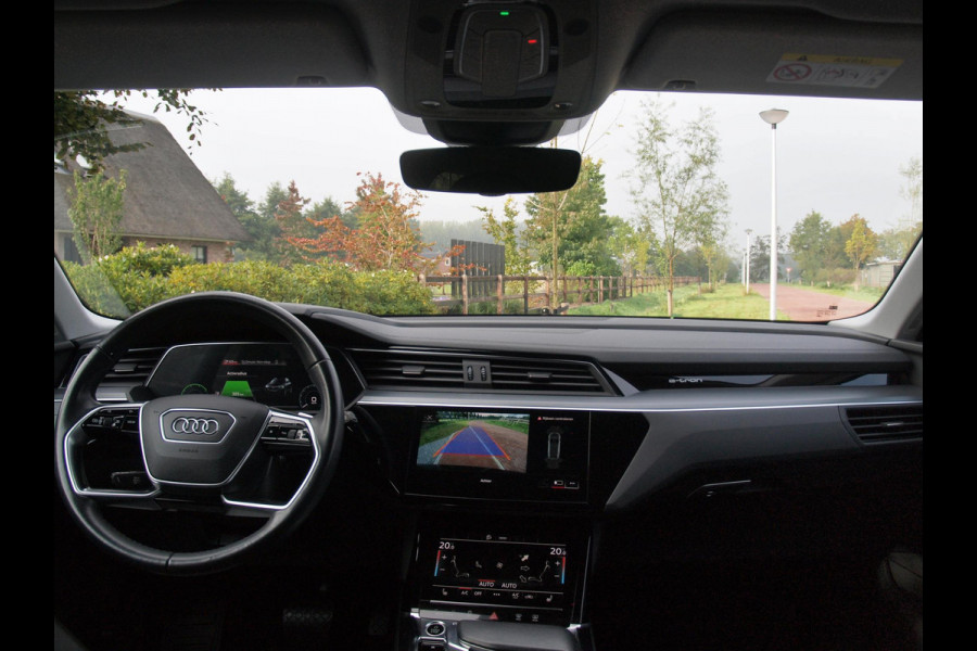Audi e-tron 55 quattro Business edition 95 kWh | Camera | Apple Carplay | Cruise Control | Stoelverwarming |