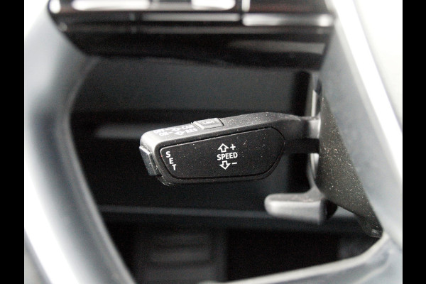 Audi e-tron 55 quattro Business edition 95 kWh | Camera | Apple Carplay | Cruise Control | Stoelverwarming |