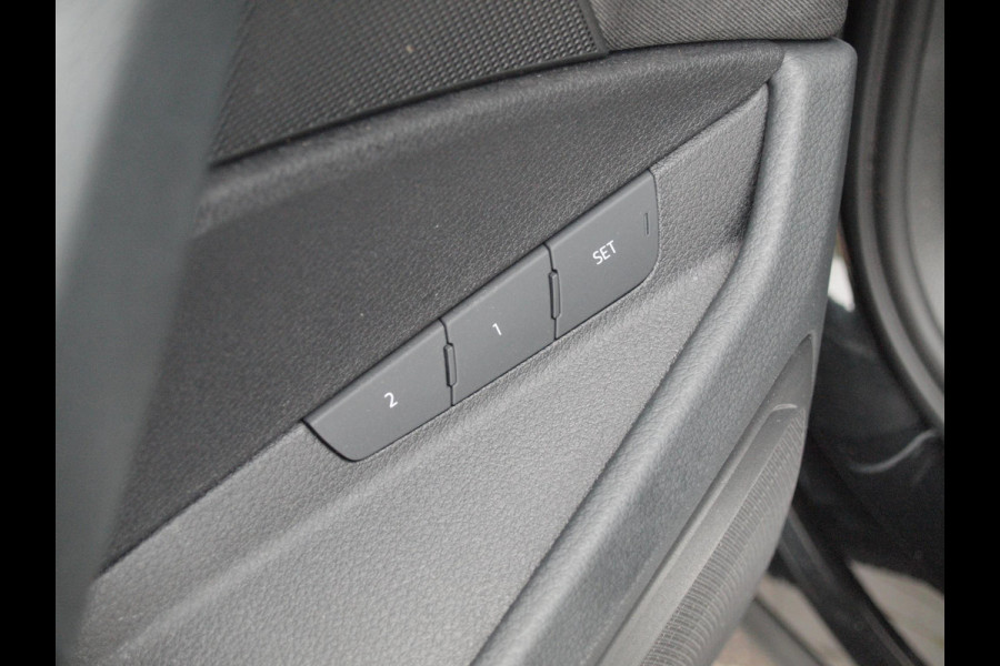 Audi e-tron 55 quattro Business edition 95 kWh | Camera | Apple Carplay | Cruise Control | Stoelverwarming |