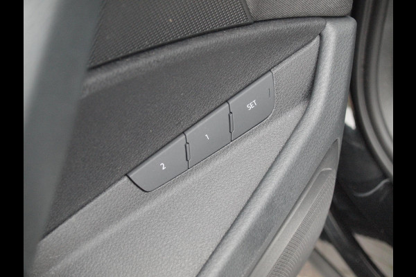 Audi e-tron 55 quattro Business edition 95 kWh | Camera | Apple Carplay | Cruise Control | Stoelverwarming |