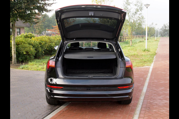 Audi e-tron 55 quattro Business edition 95 kWh | Camera | Apple Carplay | Cruise Control | Stoelverwarming |