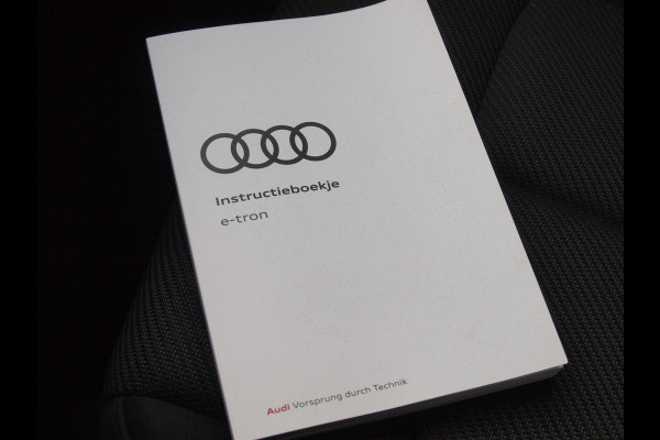 Audi e-tron 55 quattro Business edition 95 kWh | Camera | Apple Carplay | Cruise Control | Stoelverwarming |