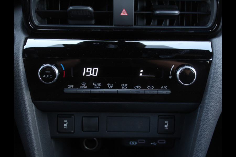 Toyota Yaris Cross 1.5 Hybrid 115 Dynamic CAMERA | CARPLAY | ADAPCRUISE | LED | DAB | STOELVERW | LMV17