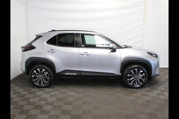 Toyota Yaris Cross 1.5 Hybrid 115 Dynamic CAMERA | CARPLAY | ADAPCRUISE | LED | DAB | STOELVERW | LMV17
