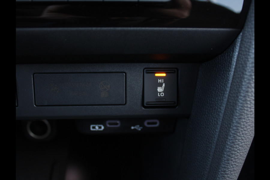 Toyota Yaris Cross 1.5 Hybrid 115 Dynamic CAMERA | CARPLAY | ADAPCRUISE | LED | DAB | STOELVERW | LMV17