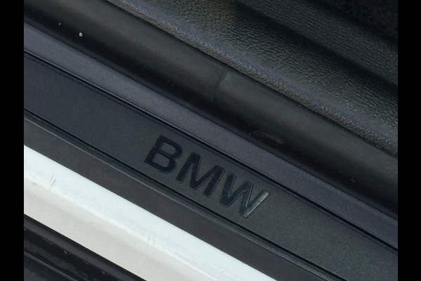 BMW X1 SDrive18i AUTOMAAT High Executive, leder, stoelverwarming, dealer onderhoud, navi, afn.trekhaak, nederlandse auto met nap