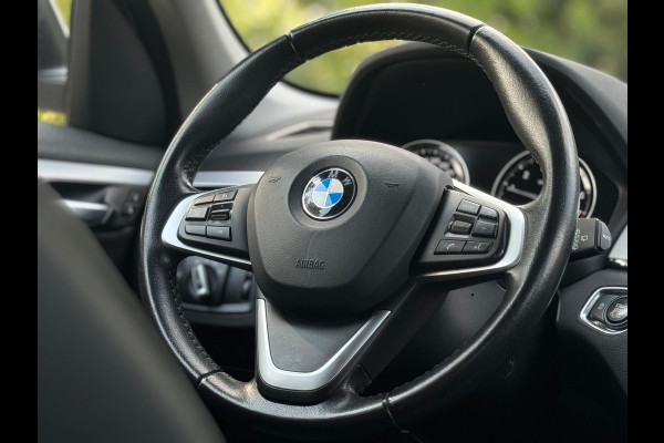 BMW X1 SDrive18i AUTOMAAT High Executive, leder, stoelverwarming, dealer onderhoud, navi, afn.trekhaak, nederlandse auto met nap