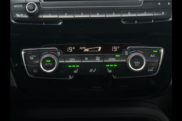 BMW X1 SDrive18i AUTOMAAT High Executive, leder, stoelverwarming, dealer onderhoud, navi, afn.trekhaak, nederlandse auto met nap