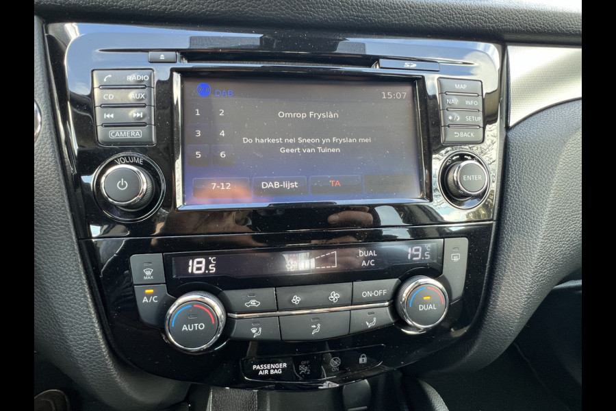 Nissan QASHQAI 1.2 N-Connecta Pano/Navi/Camera/Trekhaak