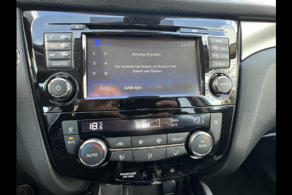 Nissan QASHQAI 1.2 N-Connecta Pano/Navi/Camera/Trekhaak