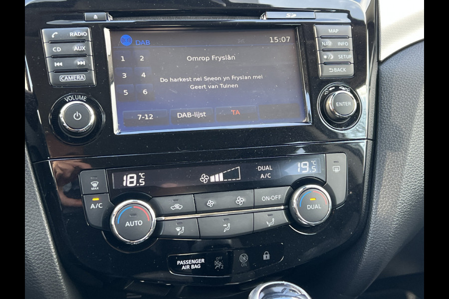 Nissan QASHQAI 1.2 N-Connecta Pano/Navi/Camera/Trekhaak