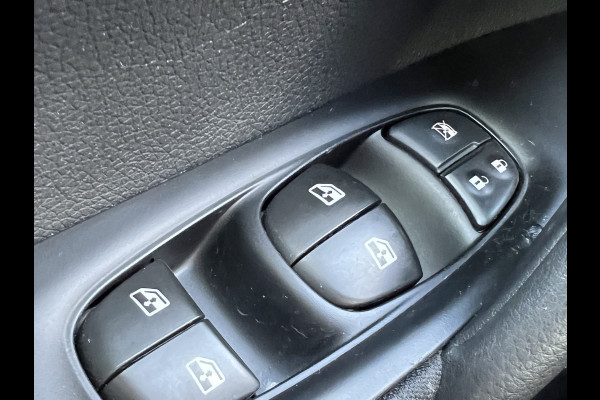 Nissan QASHQAI 1.2 N-Connecta Pano/Navi/Camera/Trekhaak