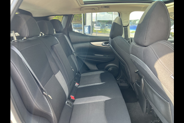 Nissan QASHQAI 1.2 N-Connecta Pano/Navi/Camera/Trekhaak